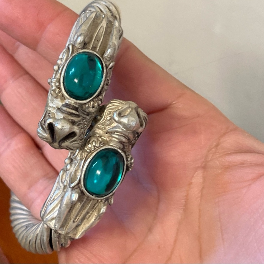 Vintage Double Dragon Heads Silver Tone Bracelet with Green Accents - Picture 8 of 16